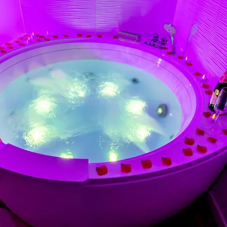 Lovesparadise -suite Le Secret Apartment Beautheil-Saints